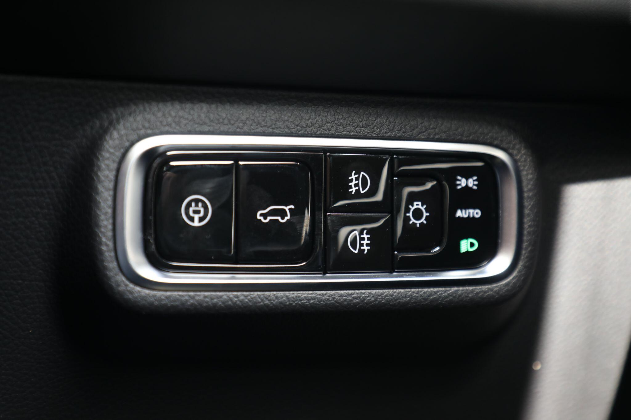 Large vehicle image